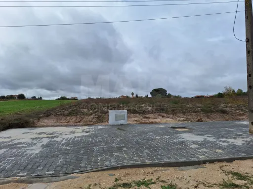 Terreno Urbano com 1102m2 para construção de moradia
