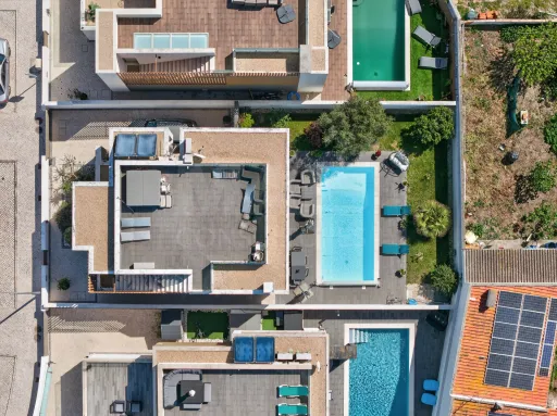 4 bedroom villa with pool and rooftop minutes from the beach | Salir do Porto