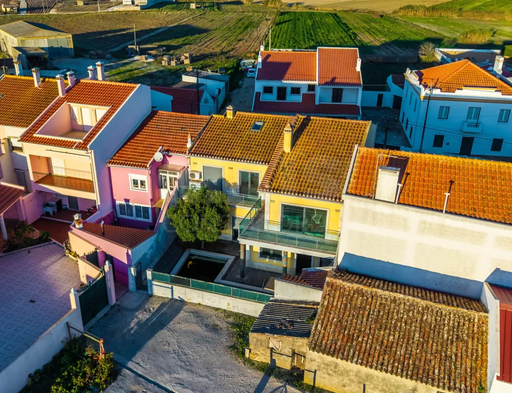 4 bedroom villa with pool 1.800m from Consolação beach