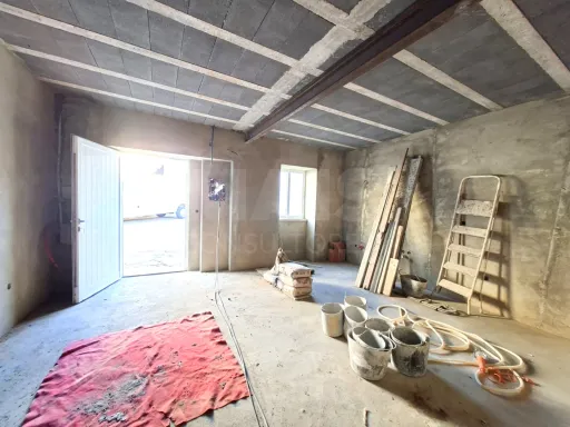 Moradia T1 + Sótão em Peral- Cadaval