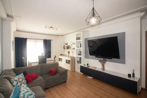 Apartamento T2 Moderno com Garagem | A-da-Beja, Amadora