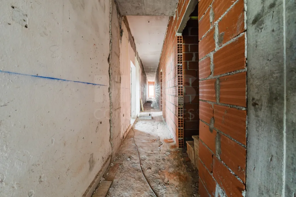 Unidade com Licença Industrial + Projeto Prévio para Hospedagem | 5.390 m² | Ferrel