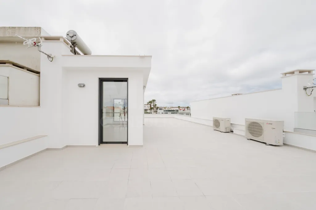 Moradia T3 Nova C/ Vista Mar, Piscina e Garagem, Areia Branca, Lourinhã