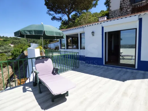 House (refurbished) with outdoor spaces and superb sea views. Swimming pool!