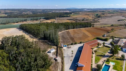 Parcela de terreno rústico de 4.700m2 em Atouguia da Baleia