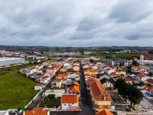 Moradia T4 Em Construção no Cintrão, Bombarral