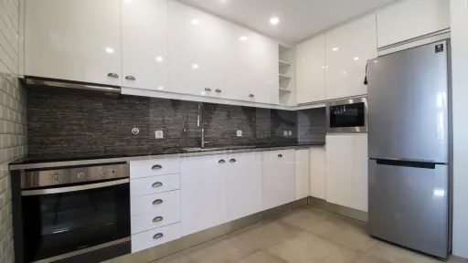 Apartamento T2+1 com garagem