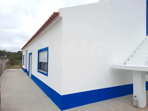 Moradia Térrea V3 com terreno urbano de 3780m2 no Alentejo