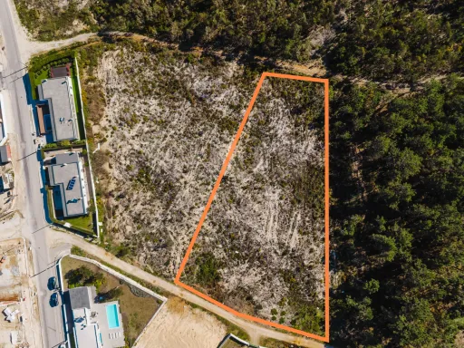 Terreno com Viabilidade para 7 Moradias | Salir do Porto