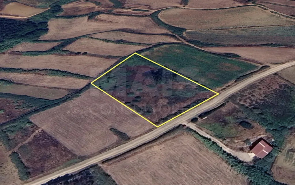 Terreno rústico com 5.840 m² a 3 km da Praia da Areia Branca