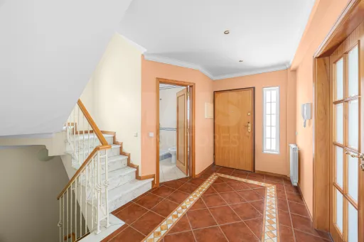 Moradia T5 com vista privilegiada em Alenquer