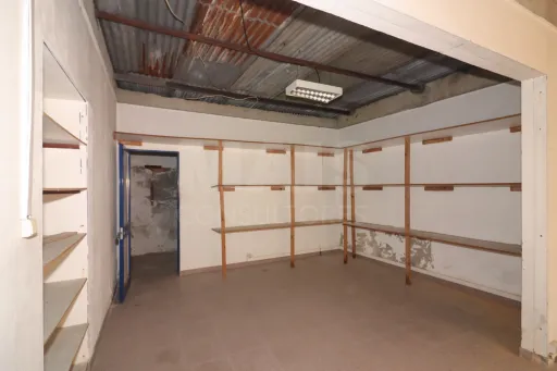 Prédio Centro Carregado / Lisboa