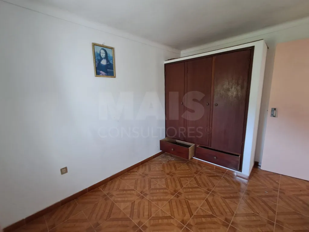 Moradia T2 c/ terreno em Salir de Matos