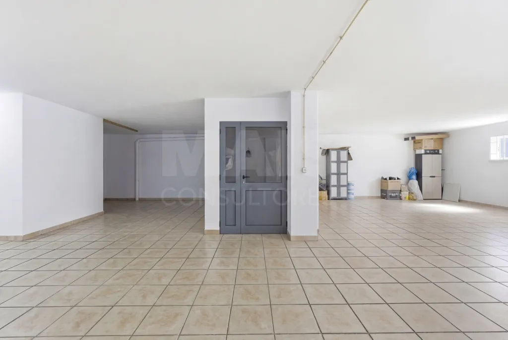 Apartamento T2 com varandas e arrecadação em Peniche
