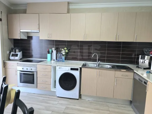 Moradia geminada T3 com garagem box e pátio de 60 M² | Alfeizerão
