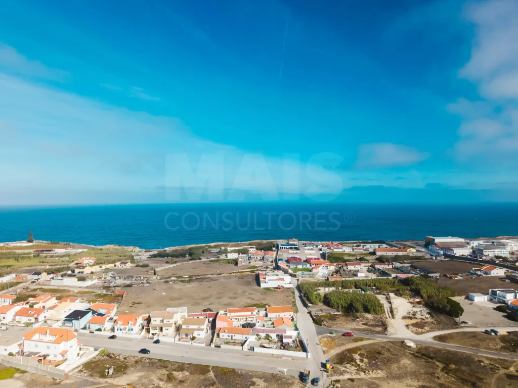 Apartamento T3 em Peniche com 110 m², perto do centro e da Universidade
