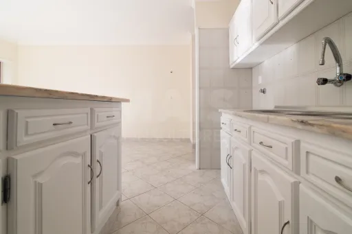 T1 em São João das Lampas Com Parqueamento