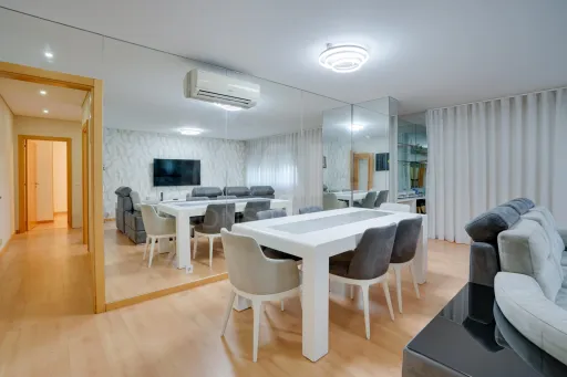 Apartamento T3 Mobiliado | Famões - Urb. Courela dos Fornos