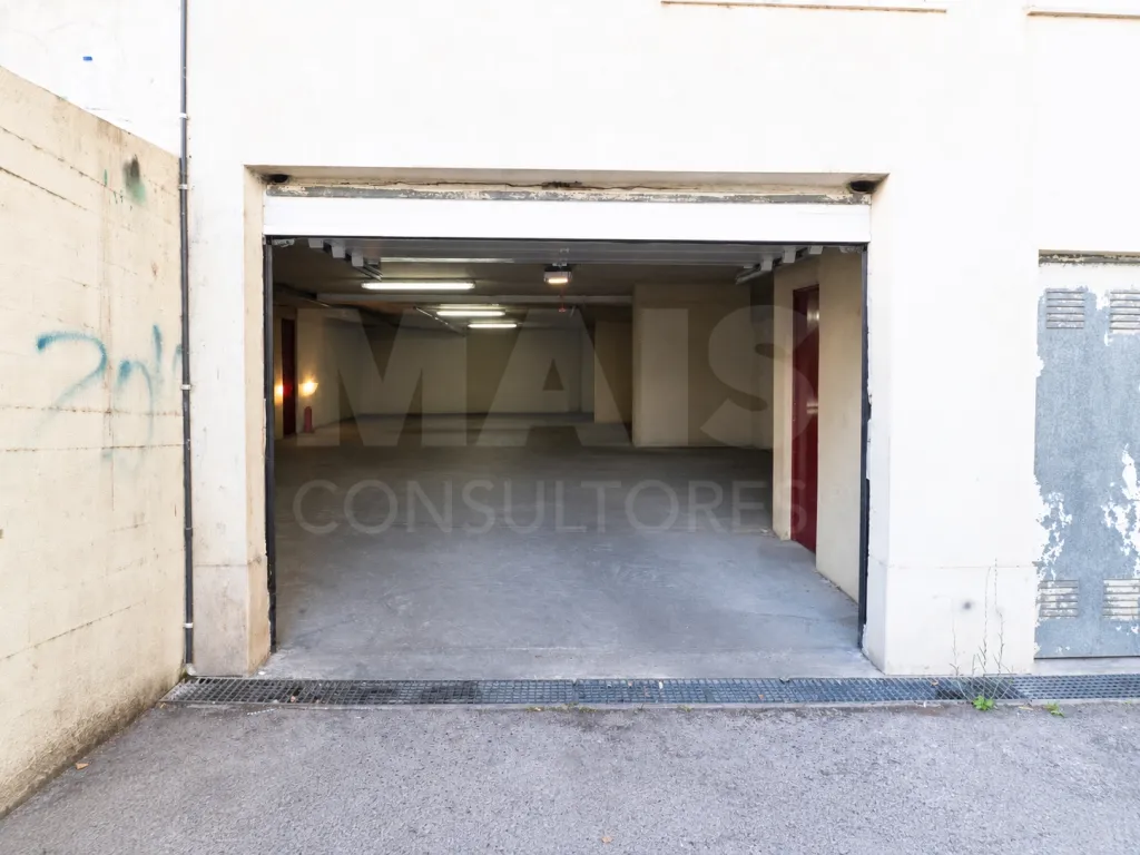 T3 no Carregado com excelentes areas com varanda e parqueamento