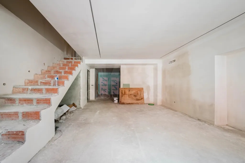 Moradia totalmente remodelada no coração de Peniche!