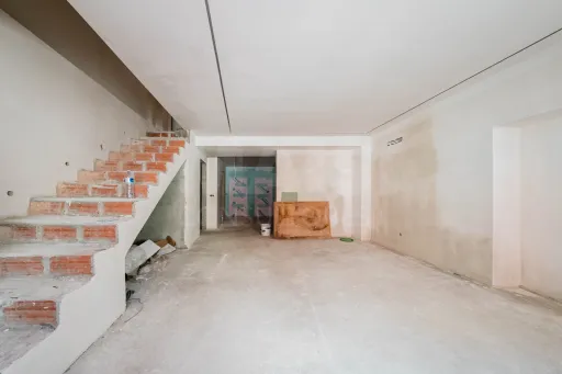 Moradia totalmente remodelada no coração de Peniche!