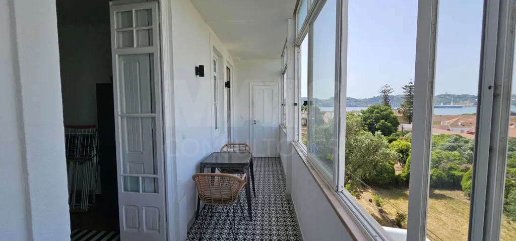 T6 com 130m2 Vista Rio à Rua da Junqueira - Belém