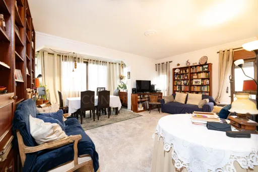 Apartamento T3 no Centro Carnaxide