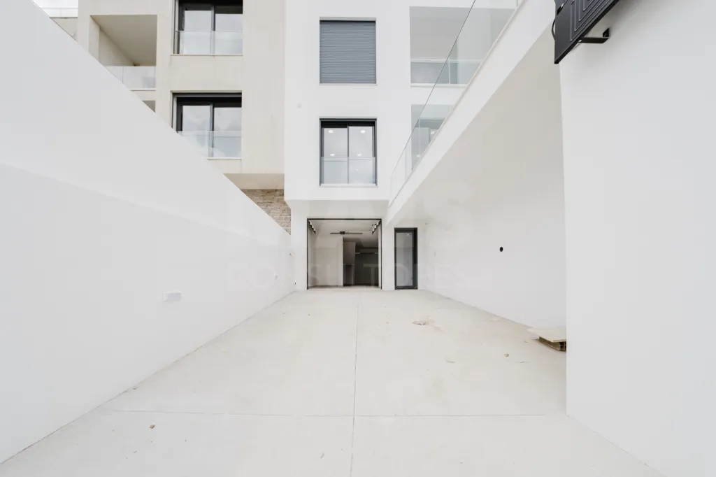 Moradia T3 Nova C/ Vista Mar, Piscina e Garagem, Areia Branca, Lourinhã