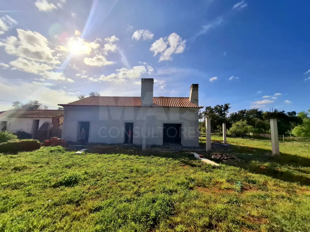 Quinta T4 com 9 mil m2 em Santiago do Cacém, Cercal do Alentejo