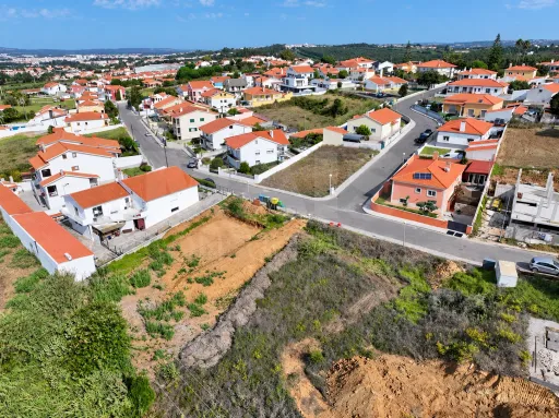 Lote Urbano para Moradia de 586 m2 | Gaeiras, Óbidos
