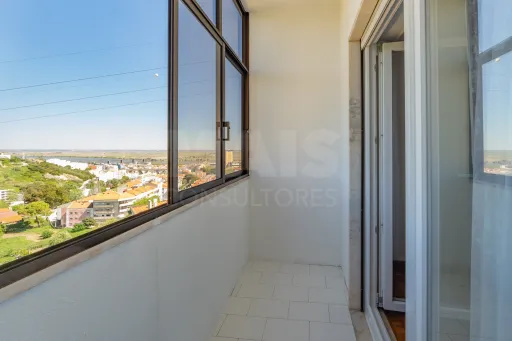Vista Rio + Espaço Extra – O T2+1 que Vais Querer a 25 Minutos de Lisboa