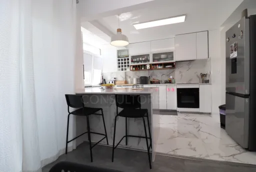 Apartamento T3 Totalmente Remodelado 3º andar em Samora Correia