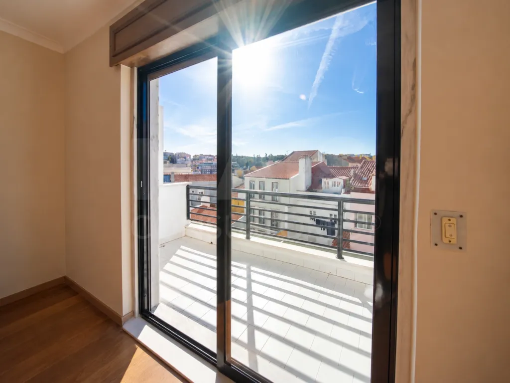 T2+1 em Condomínio Privado | 167 m² | 2 Lugares de Garagem | Jardim do Torel