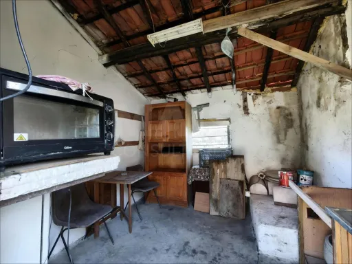 Moradia T2+1 c/ Anexo & Armazém em Lote de 7.600m2