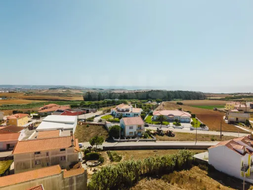 Moradia T4 com Garagem e Terraço
