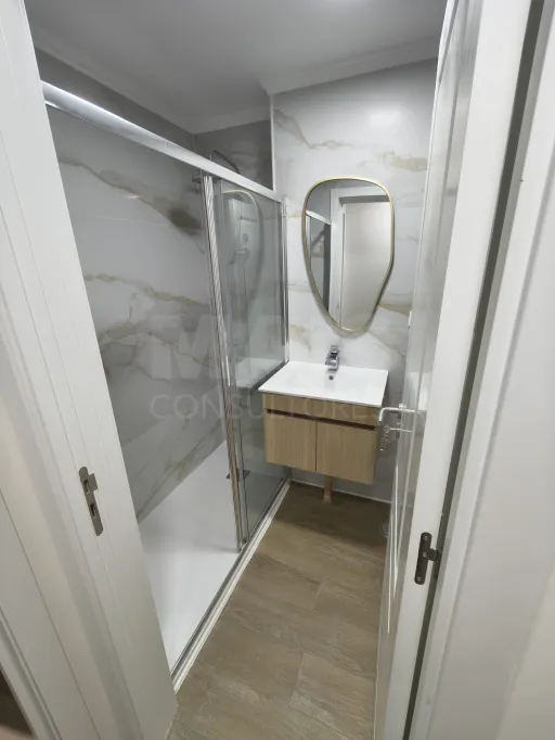 Renovated T2, R/C High, Excellent Location