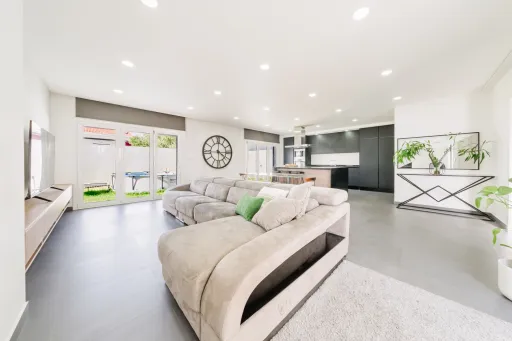 Moradia nova V4 em São João Da Talha