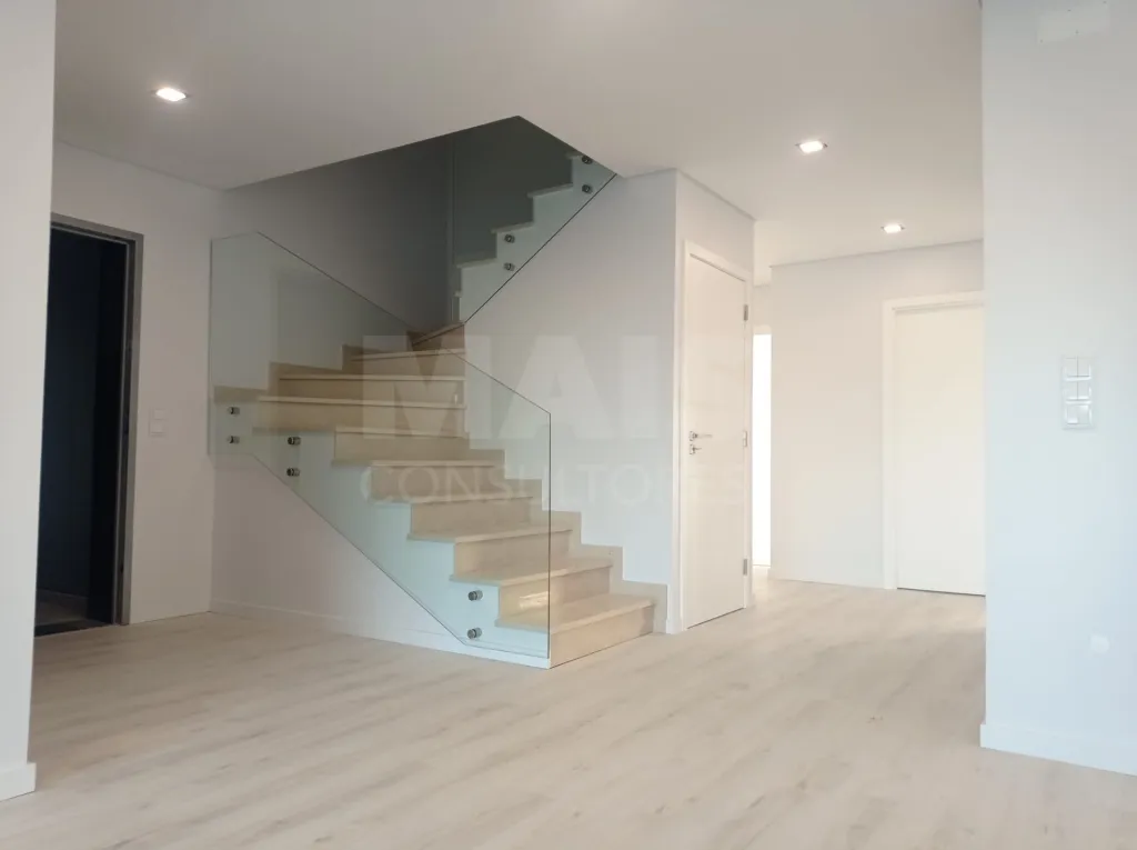Apartamento T5 Duplex no Montijo