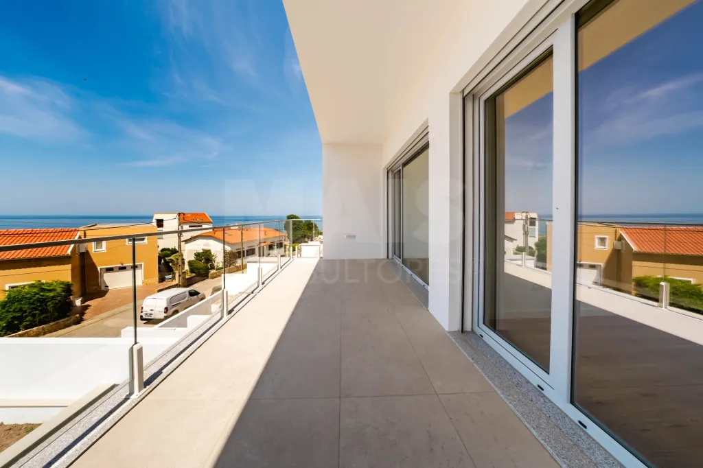 ROOFTOP PRIVATIVO com vista sobre o Atlântico | Moradia T3 com Piscina | COSTA DE PRATA