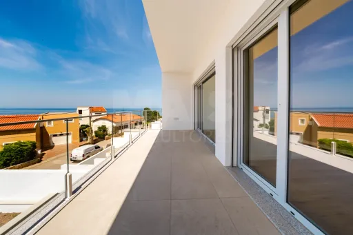 ROOFTOP PRIVATIVO com vista sobre o Atlântico | Moradia T3 com Piscina | COSTA DE PRATA
