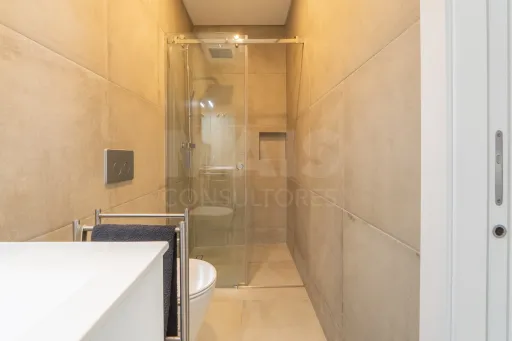 Moradia T3 contemporânea com piscina privada no Porto Alto