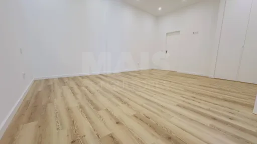 Apartamento T1 Totalmente Remodelado  | Centro da Lourinhã