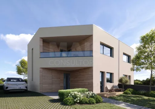 Moradia T3 Geminada c/ 1 Suite, Jardim, Parqueamento e Piscina! (LT2)