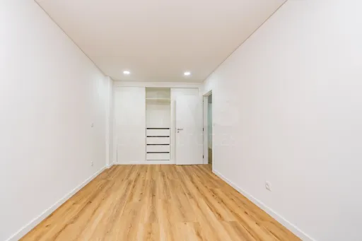Fully refurbished 3-bedroom apartment | parking space, in Quinta da Piedade - Póvoa de Santa Iria