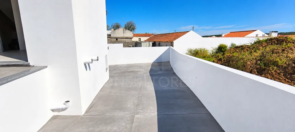 Contemporary 2 Bedroom House - Comfort and Tranquillity in Famalicão