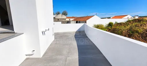 Moradia T2 Contemporânea — Conforto e Tranquilidade em Famalicão