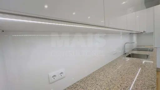 Apartamento T3 Totalmente Remodelado | Centro da Lourinhã | Modernidade, Conforto e Elegância