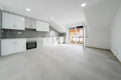 Apartamento T1 com 2 terraços