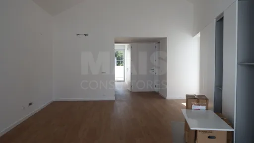 Moradia Térrea T2 com Logradouro e Estacionamento | Lourinhã