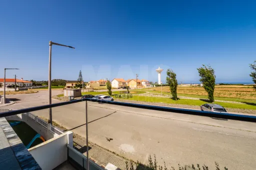 Moradia T3+2 Moderna com Vista Mar e Terraço Panorâmico